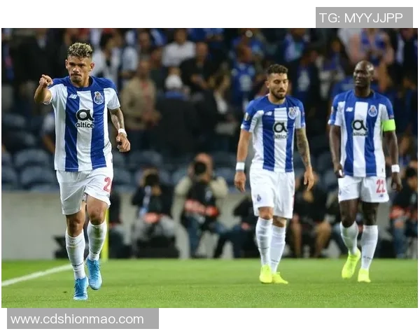 西甲热刺与本菲卡战平点球大战激烈瞬间引发全场狂欢