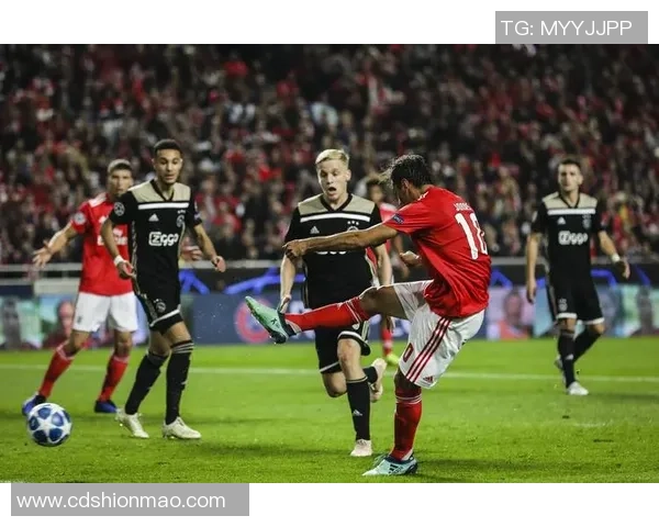 欧联杯惊天逆转本菲卡力克利物浦引发全场狂欢解析