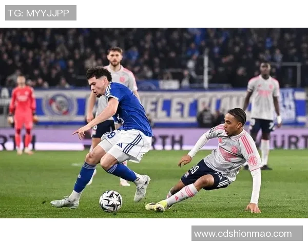 足总杯激战巴黎圣日耳曼与里昂零平局战术解析与逆转瞬间回顾