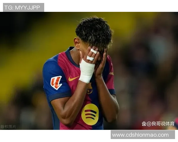 西甲焦点战巴萨与拜仁鏖战成平局乌龙球引发全场热议