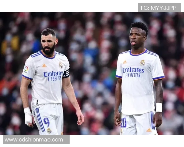 西甲焦点战平局解析尤文图斯与皇马的乌龙球瞬间引发战术思考